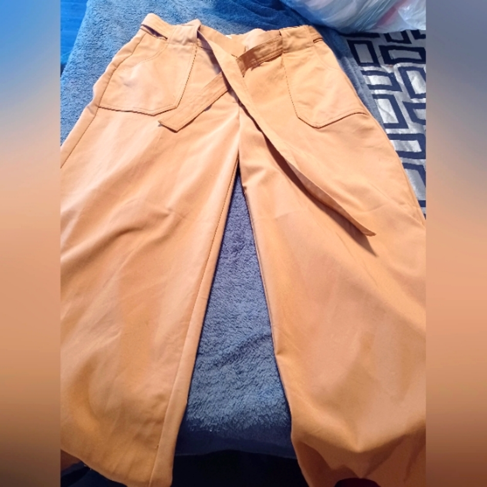 Wide leg pants
